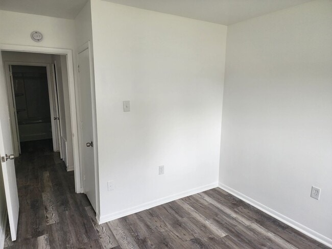 Building Photo - 39 Simonds Dr