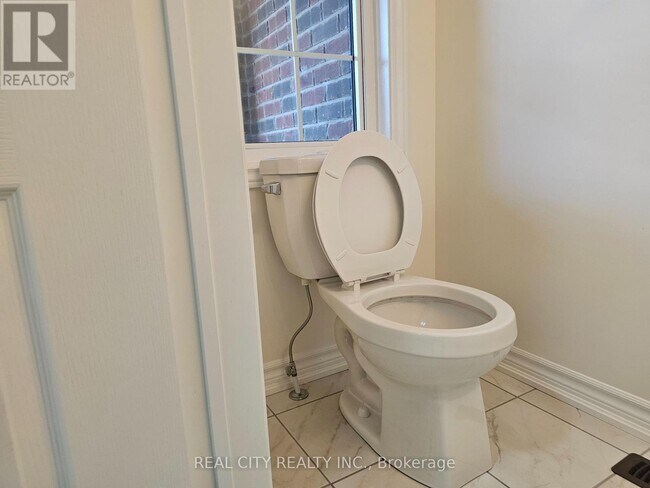 Building Photo - 5 Heather Fullerton Ave