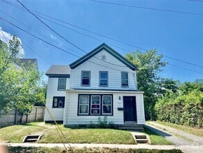 Building Photo - 427 4th St