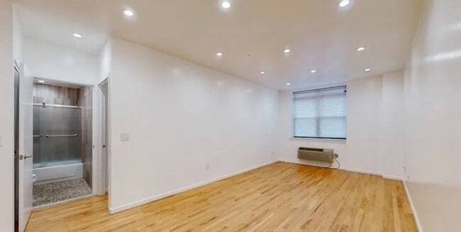 Foto del edificio - 13102b 40th Rd