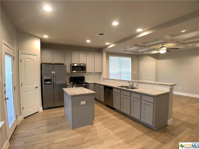 Building Photo - 2021 Rueben Rd