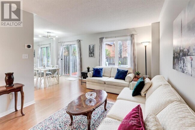 Photo du bâtiment - 1176 Treetop Terrace