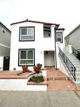 Building Photo - 61 Savona Walk