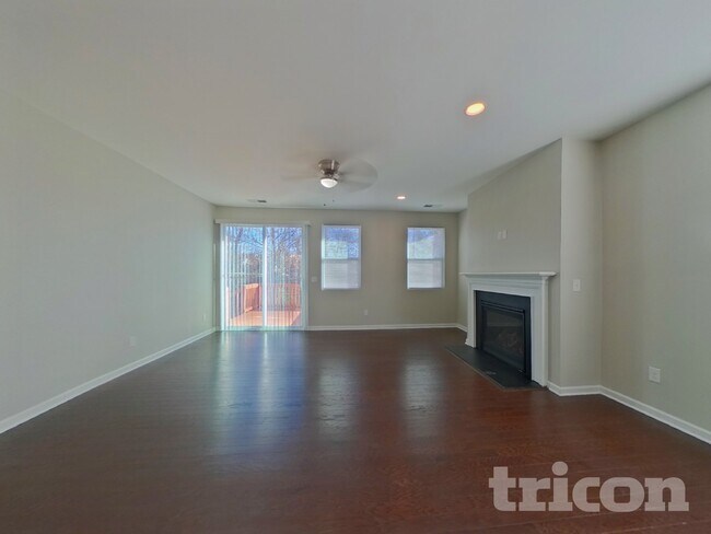 Foto del edificio - 1418 Kings Grove Dr