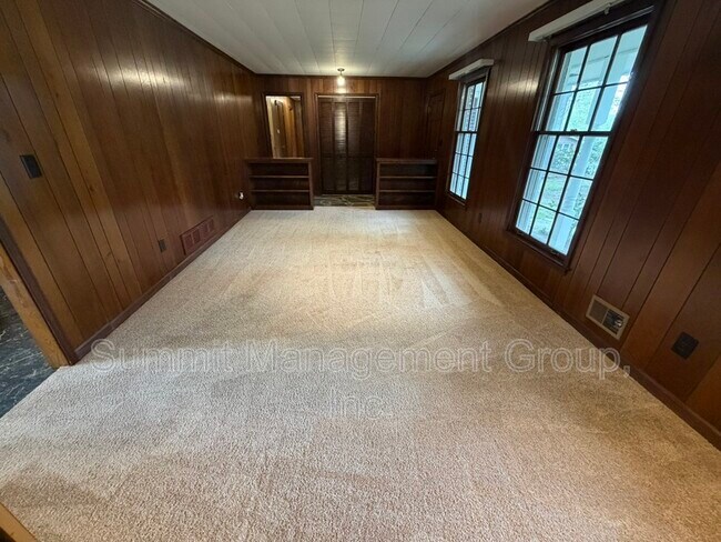 Foto del edificio - 200 Indian Creek Dr