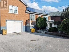 Building Photo - 333 Walker Ave