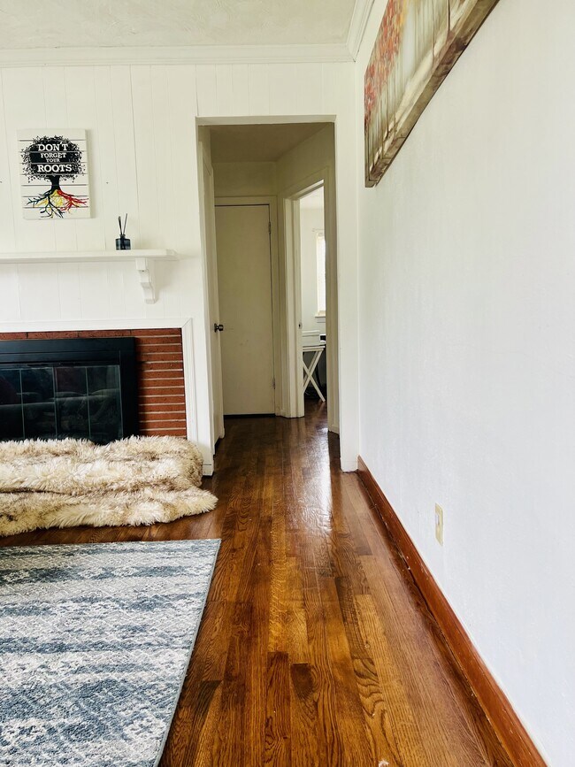Foto del edificio - 8401 Mona Ave