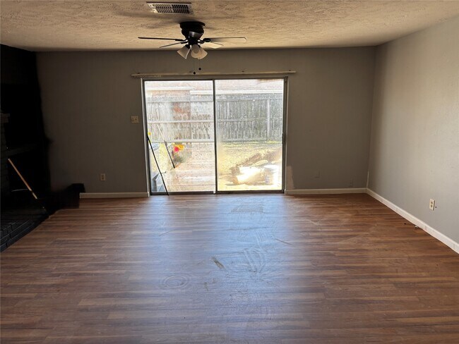 Foto del edificio - 10523 Permian Dr