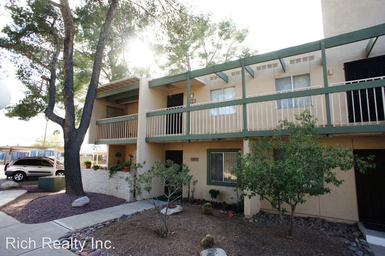 Foto principal - 2 br, 2 bath House - 842 S. Langley Ave #201