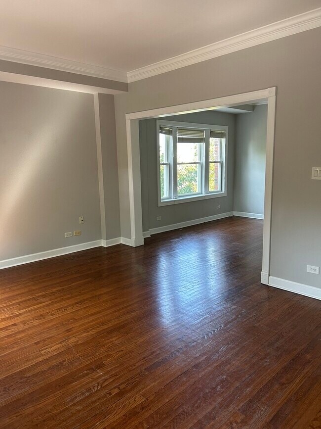 Building Photo - 2157 N Kenneth Ave