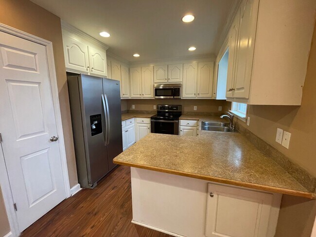 Foto del edificio - 100 Lancaster Pointe Drive