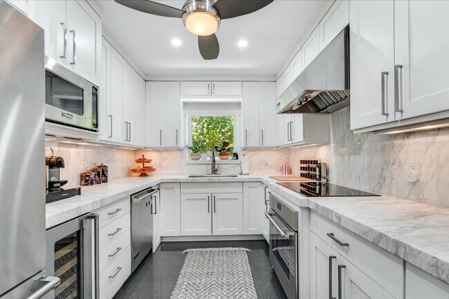 Building Photo - 7720 Mindello St