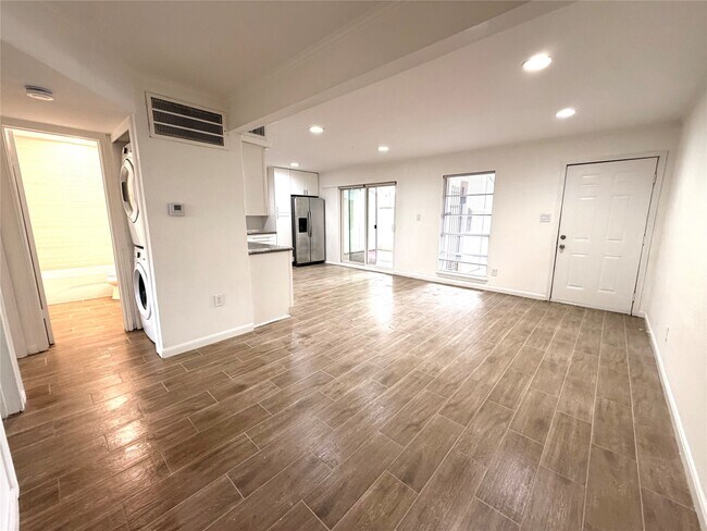 Foto del edificio - 4723 Aftonshire Dr