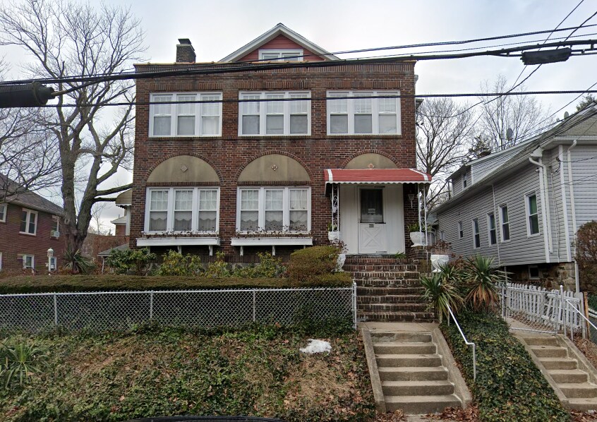 Primary Photo - 320 S 9th Ave