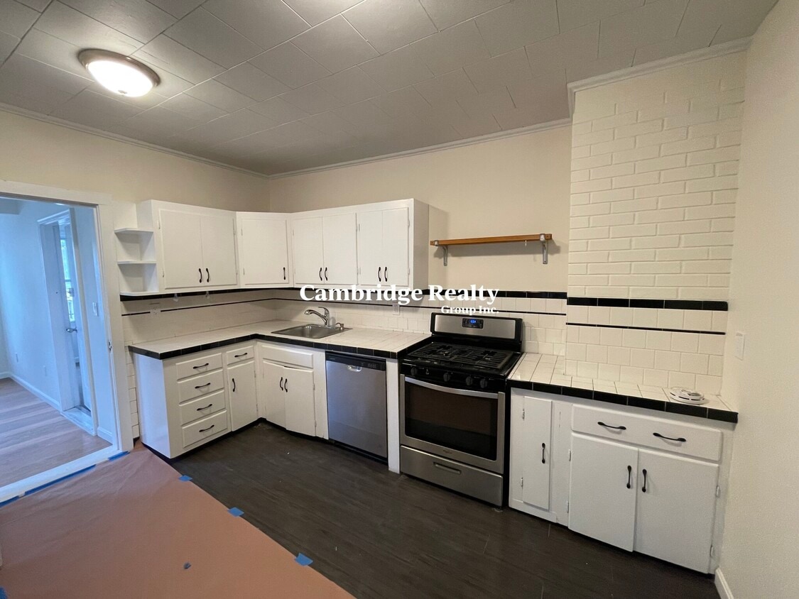 Primary Photo - 359 Cambridge St