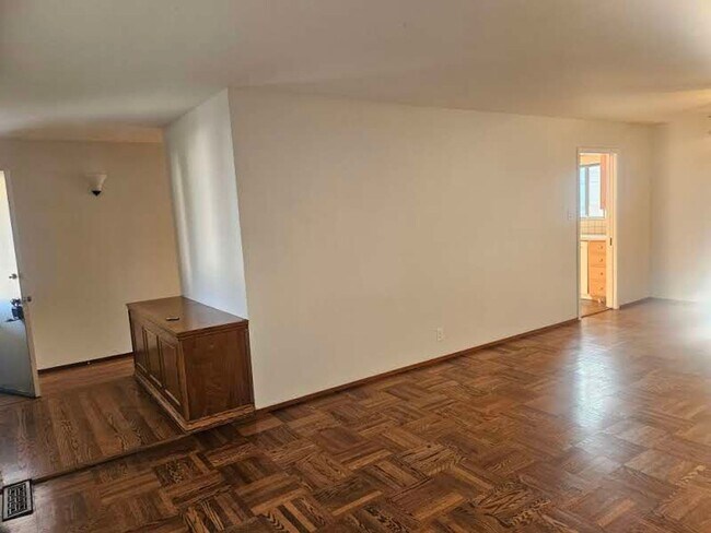 Foto del edificio - Millbrae Meadows 4 bed 3 bath available now