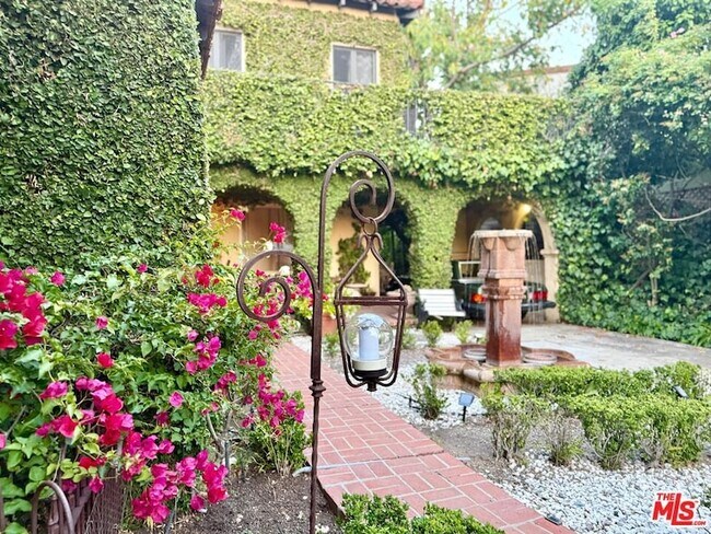 Foto del edificio - 634 Highland Ave