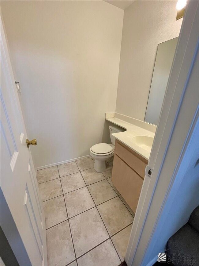 Building Photo - 10736 Calle Raquel