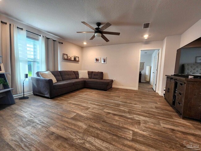Building Photo - 7565 Steeplechase Blvd