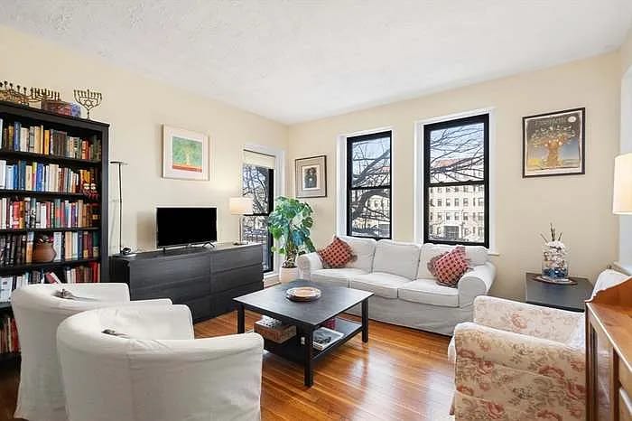 Foto principal - 1400 Commonwealth Ave