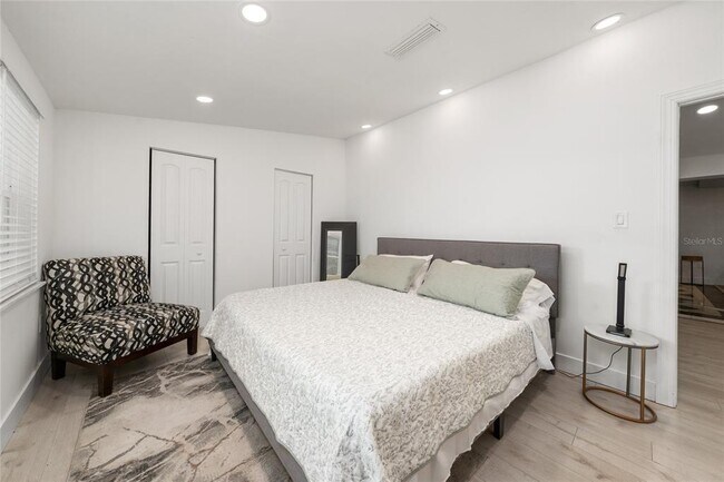 Foto del edificio - 711 Briarcliffe St