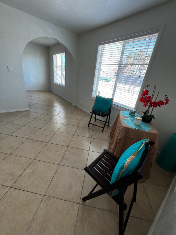 Foto del edificio - 261 Cottonwood Dr