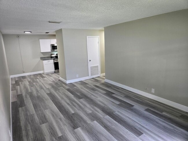 Building Photo - 8601 NW 35th St