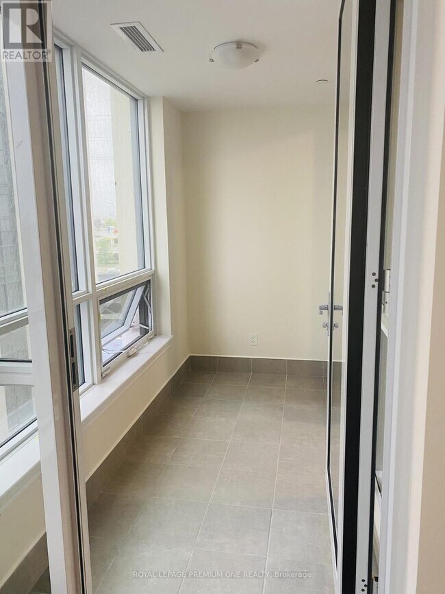 Photo du bâtiment - 9085-9085 Jane St