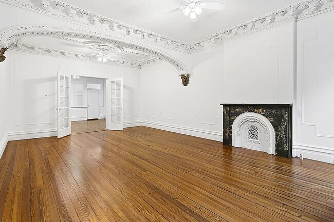 Foto del edificio - 331 W 19th St