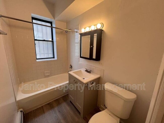 Building Photo - 52 N Parkside Ave