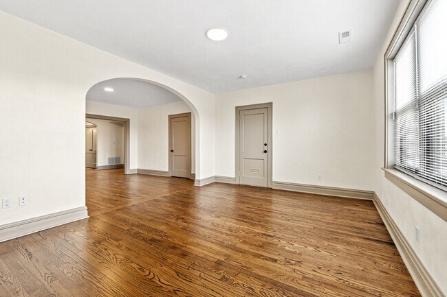 Building Photo - 3805 S Kingshighway Blvd