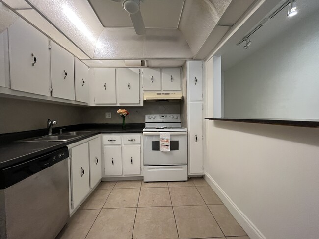 Foto del edificio - 4354 NW 9th Ave