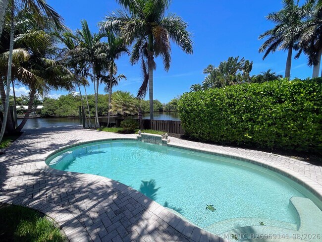 Foto del edificio - 929 NE 18th Ct