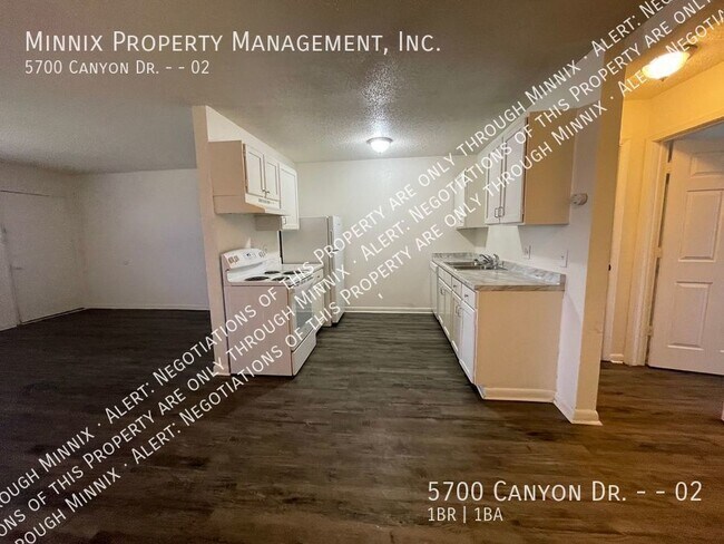 Foto del edificio - 5700 Canyon Dr. -