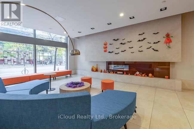 Photo du bâtiment - 832 Bay St.