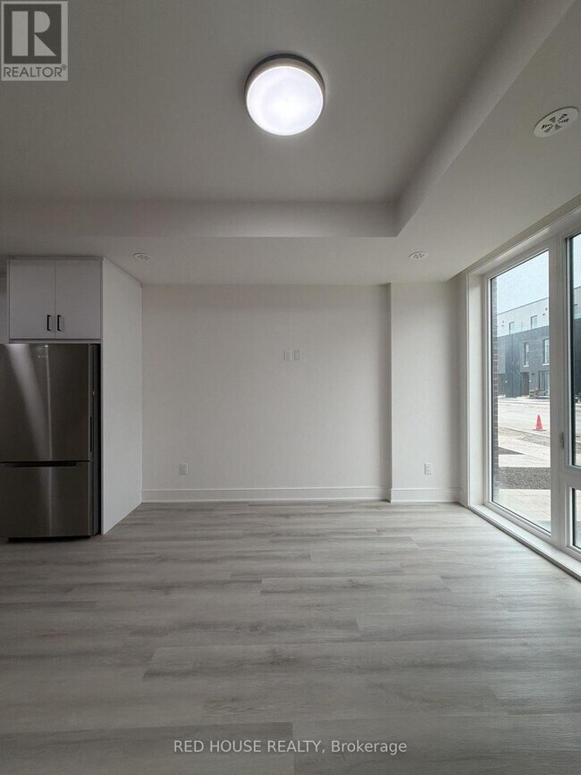 Photo du bâtiment - 155 Everett Cmn