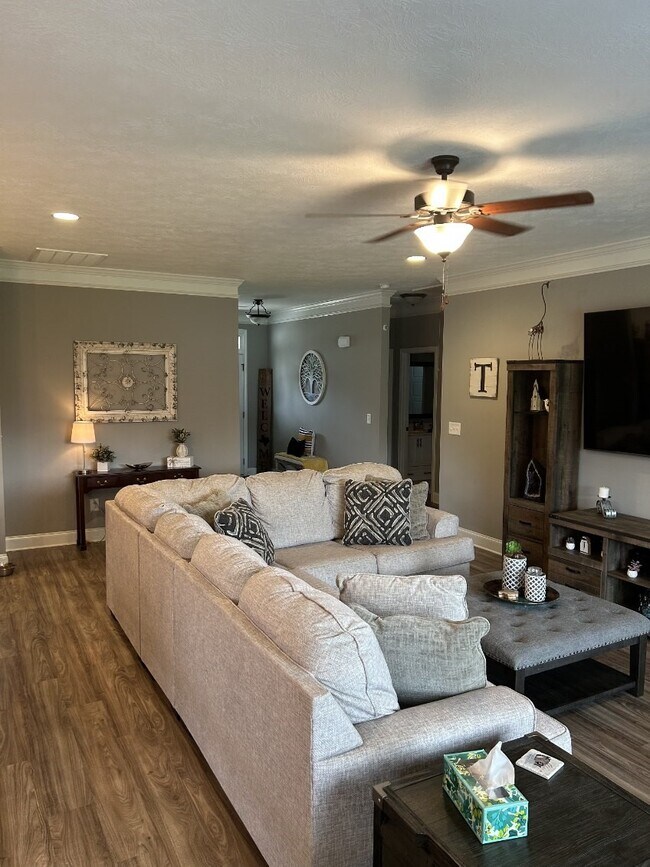 Foto del edificio - 107 Shadowood Ln
