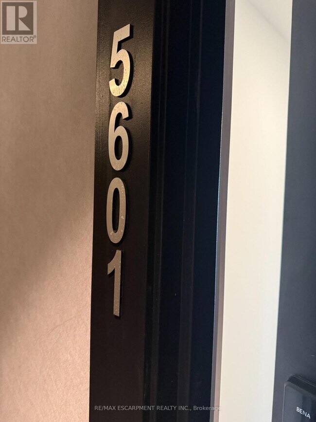 Photo du bâtiment - 88 Queen St E