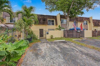 Building Photo - 3764 SW 60th Terrace
