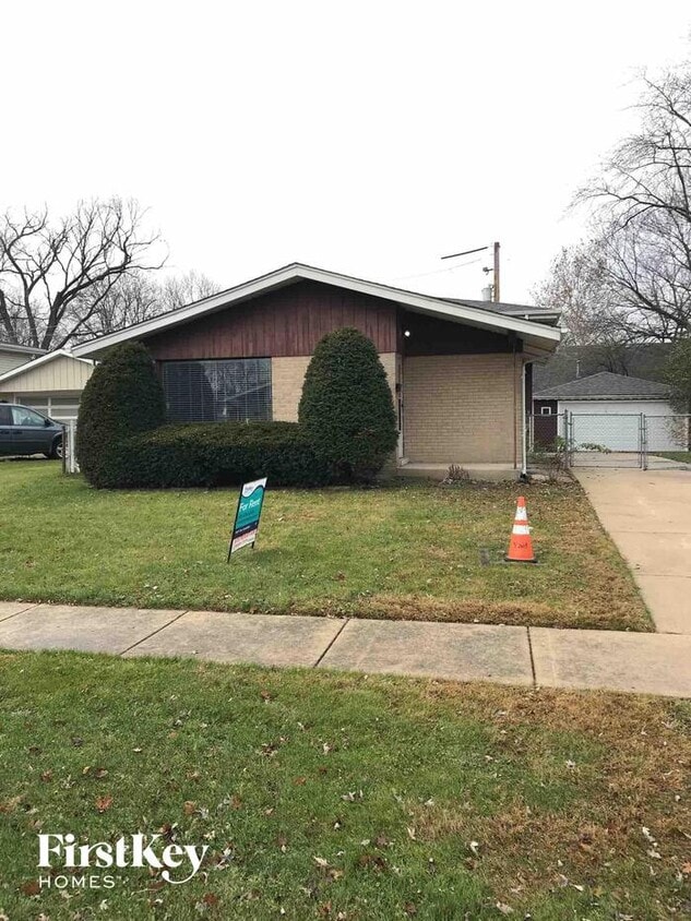 Primary Photo - 16496 Brockton Ln