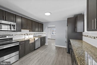 Building Photo - 18 Armor Ct