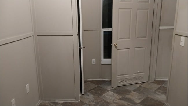 Building Photo - 300 W Rabbit Cove Rd