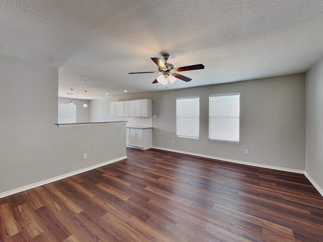 Building Photo - 825 Poncho Ln