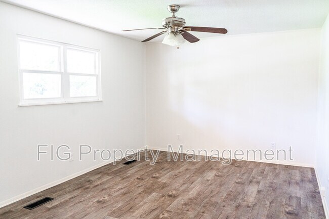 Foto del edificio - 4610 Sullivan Rd