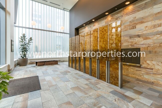 Foto del edificio - Unobstructed Views at The Strand