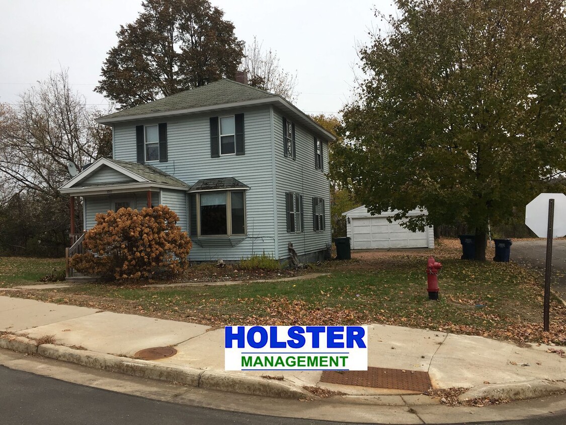 Primary Photo - Single-family Home with Hardwood Floors & ...