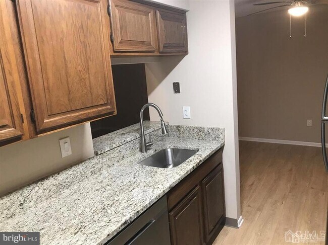 Foto del edificio - 4811 Ravens Crest Dr