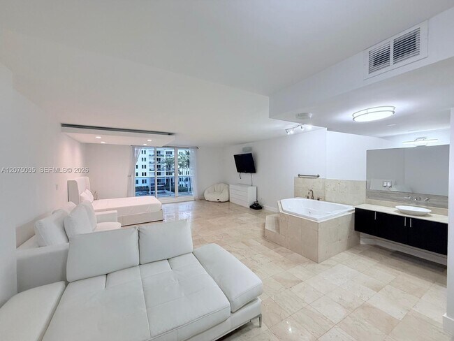 Foto del edificio - 2301 Collins Ave