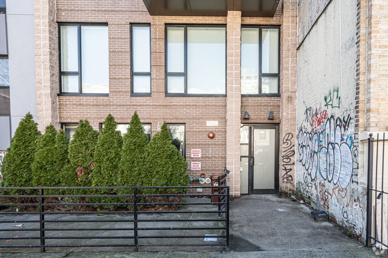 Building Entrance - 530 Lafayette Ave