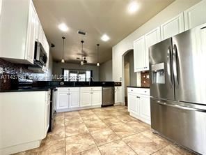 Foto del edificio - 4 br, 2 bath House - Grove Place